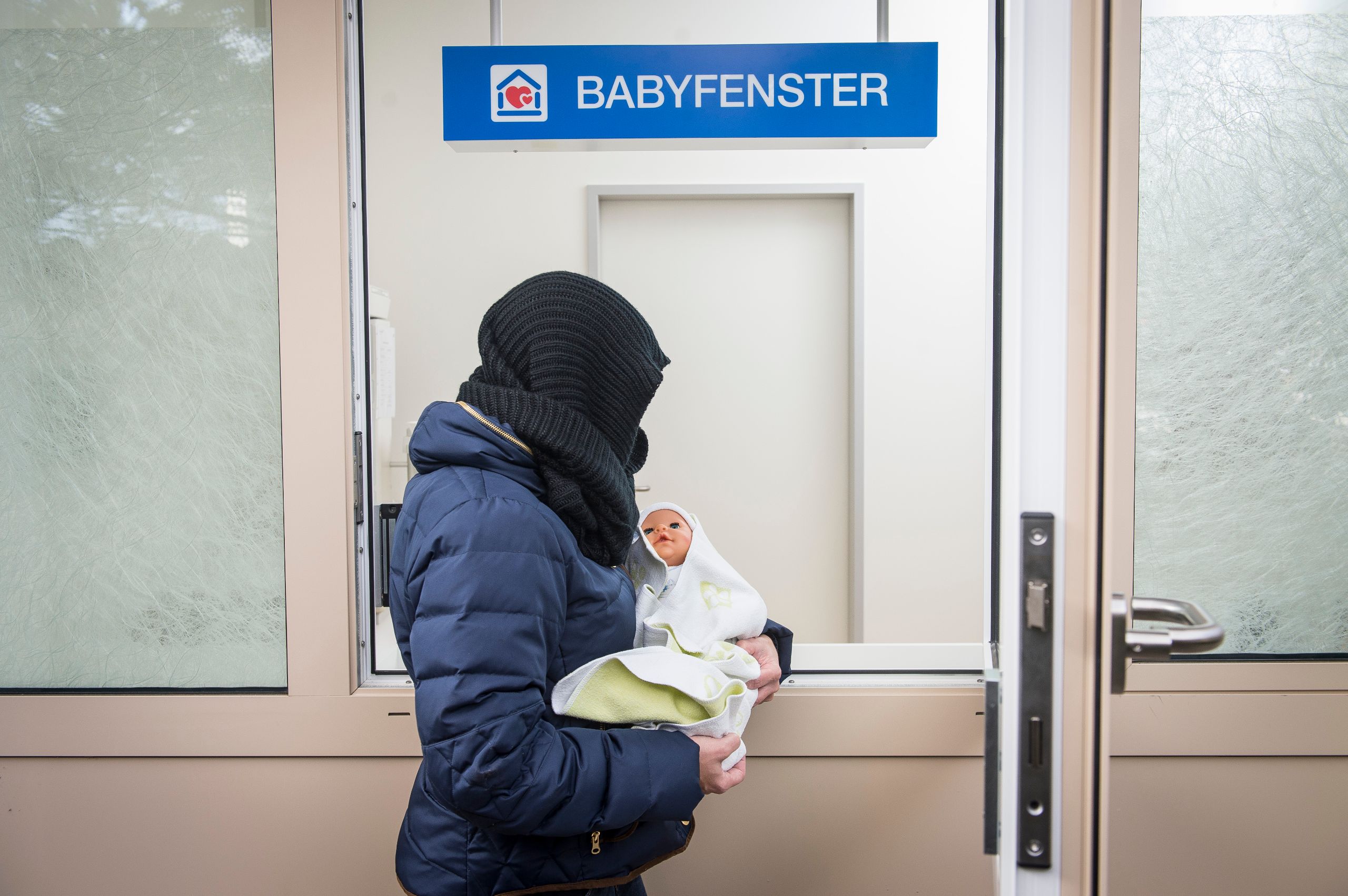 Das Baby kann im Babyfenster absolut anonym und diskret abgelegt werden